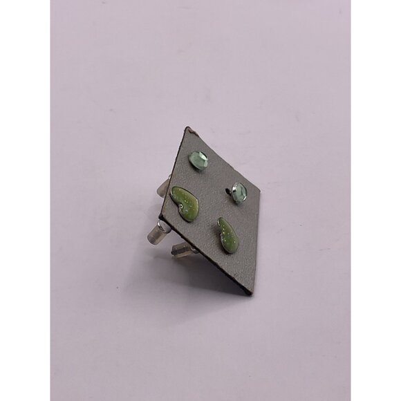 Green Heart & Stud Earring Set With Rhinestones - Picture 2 of 3